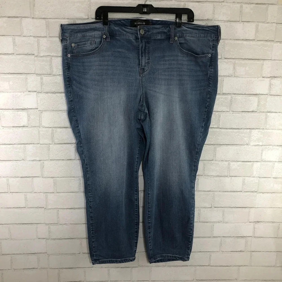 Torrid Premium Light Wash Skinny Jeans Size 26 - Picture 1 of 5